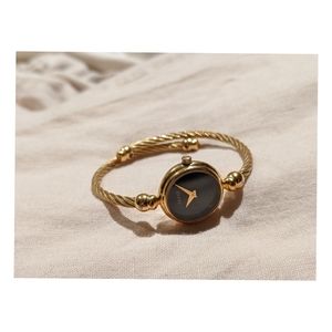 Vintage Gucci 2700.2 L 18k gold plated watch